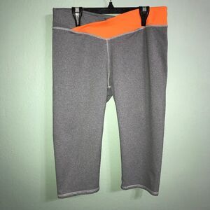 Fabletics Cropped Gray Orange Workout Yoga Gym Capris Size Medium